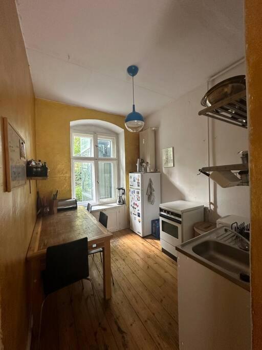 Grosses Apartment Am Kudamm Berlim Exterior foto